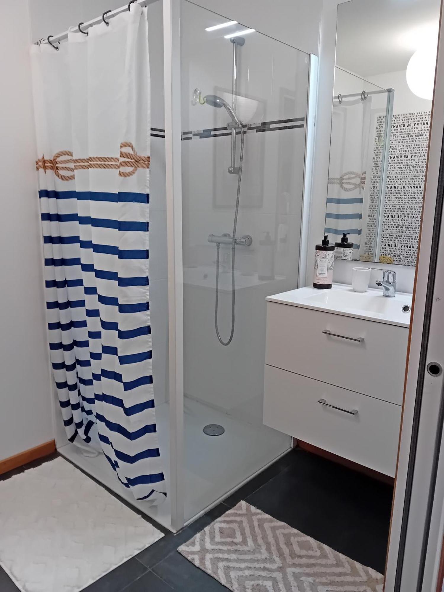 Suite Parentale, Entree Individuelle Camoel Luaran gambar